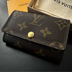 Louis Vuitton 6 Key Ring Holder